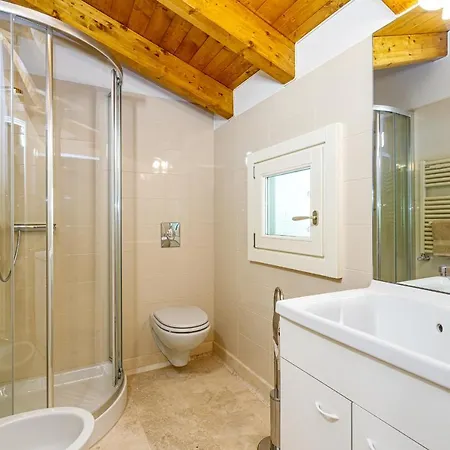 Ninfea Pied Dans L'eau - Happy Villa