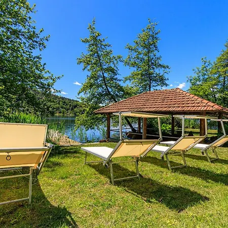 Ninfea Pied Dans L'eau - Happy Villa Comabbio